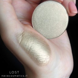 Single Eyeshadow Shades from White to Beige to Gold - Lost