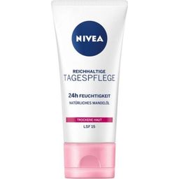 NIVEA Essentials +24U Voedende Dagcrème SPF 15 - 50 ml