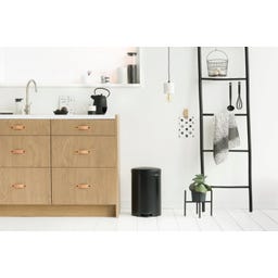 Treteimer Newicon 20 L mit Kunststoffeinsatz - Matt Black