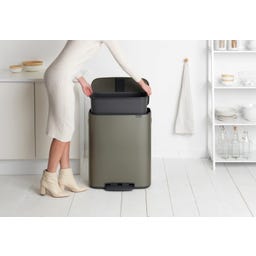 Bo Treteimer mit Kunststoffeinsatz, 60 Liter - Platinum