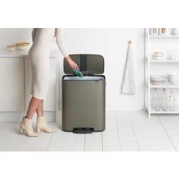 Bo Treteimer mit Kunststoffeinsatz, 60 Liter - Platinum
