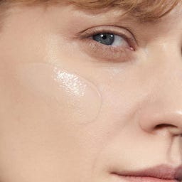 MÁDARA Organic Skincare SKINONYM Semi-Matte Peptide Foundation