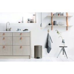 NewIcon - Pattumiera a Pedale 20 L con Inserto in Plastica