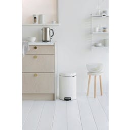 NewIcon - Pattumiera a Pedale 20 L con Inserto in Plastica
