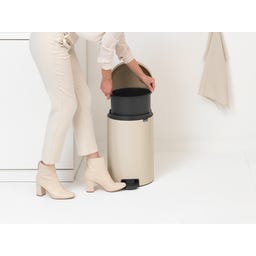 NewIcon - Pattumiera a Pedale 20 L con Inserto in Plastica